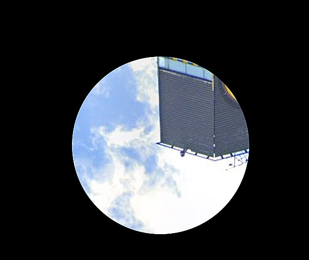 Вы не забыли - большинство телескопов, а тем более искателей, дают перевернутое изображение.