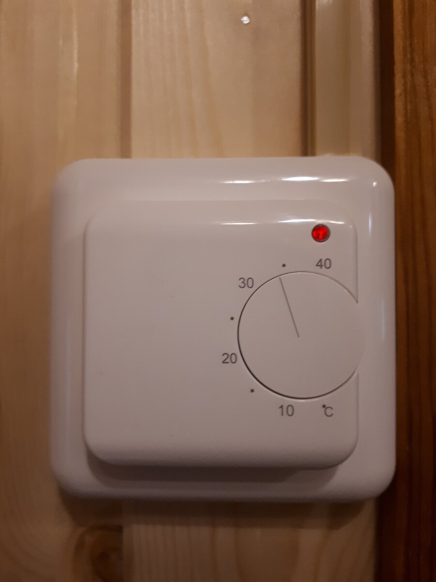 Фото установленного термостата Grand Meyer MST-5