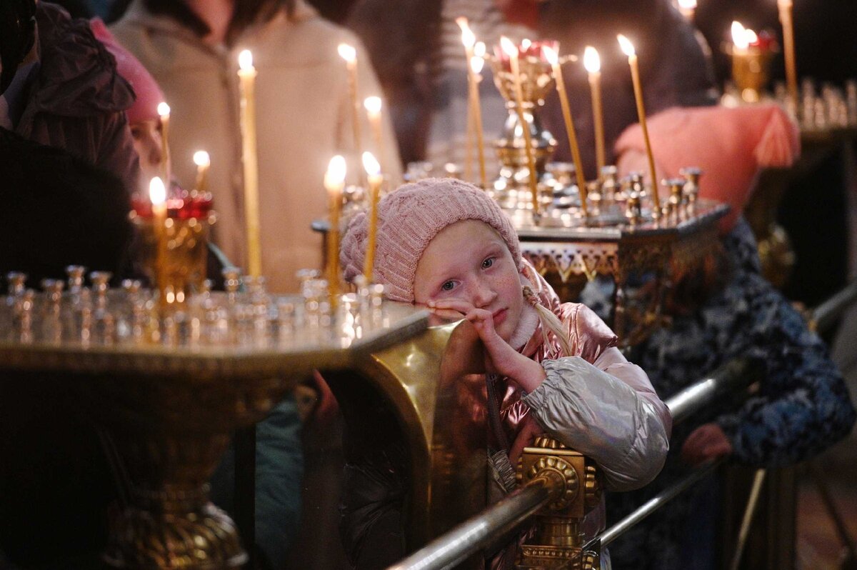 Господь всегда трепетно заботится об этих милых Ангелах.  Источник: 
https://foto.patriarchia.ru/news/torzhestva-po-sluchayu-prisoedineniya-arkhiepiskopii-zapadnoevropeyskikh-prikhodov-russkoy-traditsii-k-russkoy-pravoslavnoy-tserkvi-liturgiya-v-khrame-khrista-spasitelya-vruchenie-patriarshey-gramoty-2019-11-03/
