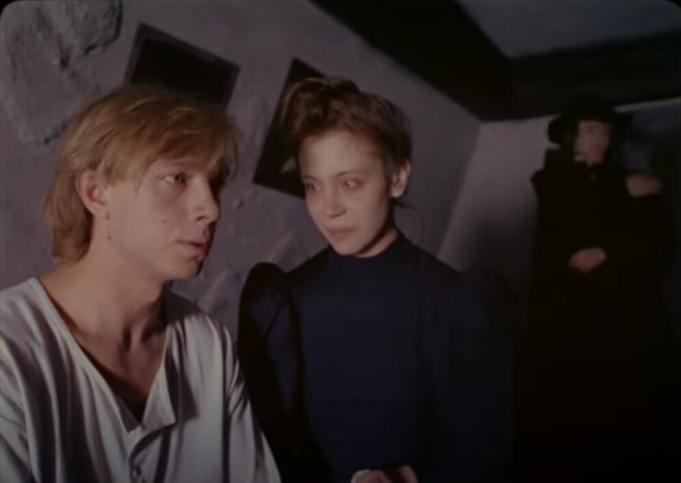 Николай Стоцкий и Светлана Письмиченко в фильме "Замок"