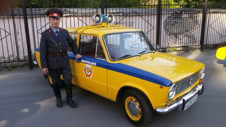 Вот типичный милиционер 70-х или 80-х