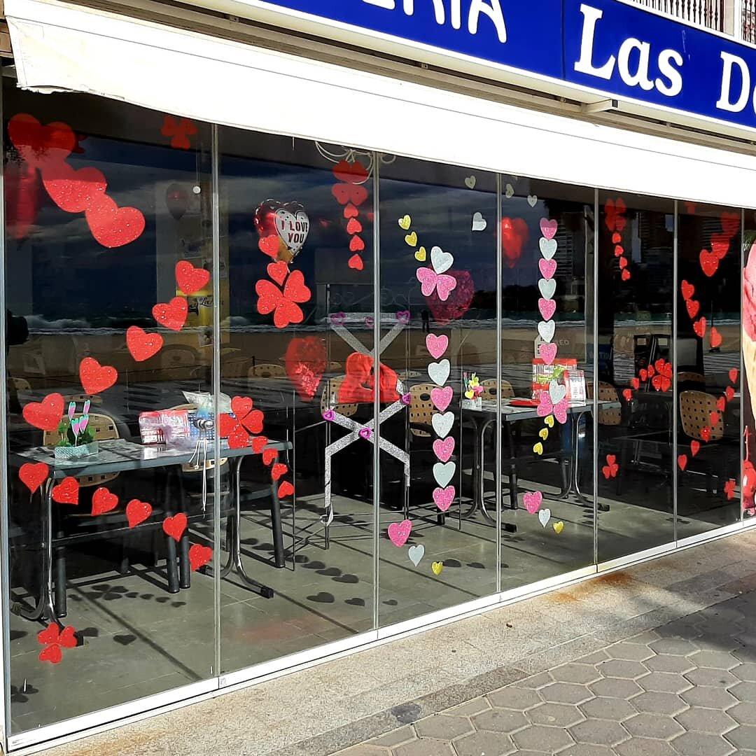 В этом году мэрия города выделяет 500 евро предпринимателям для декорирования своих помещений ко дню Святого Валентина.-2