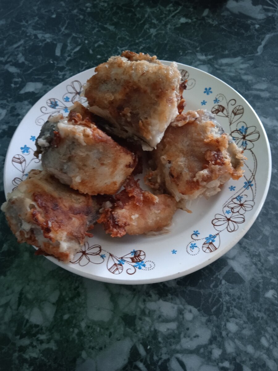 Свеже зажаренный минтай! Готов к трапезе! (Фото автора).