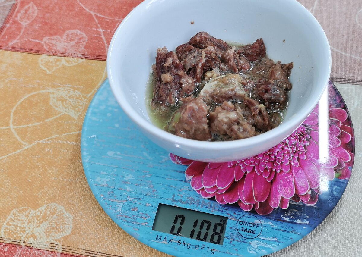 108 грамм мяса из 338 грамм, указанных на банке! 