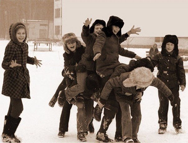 Дети развлекаются..) 