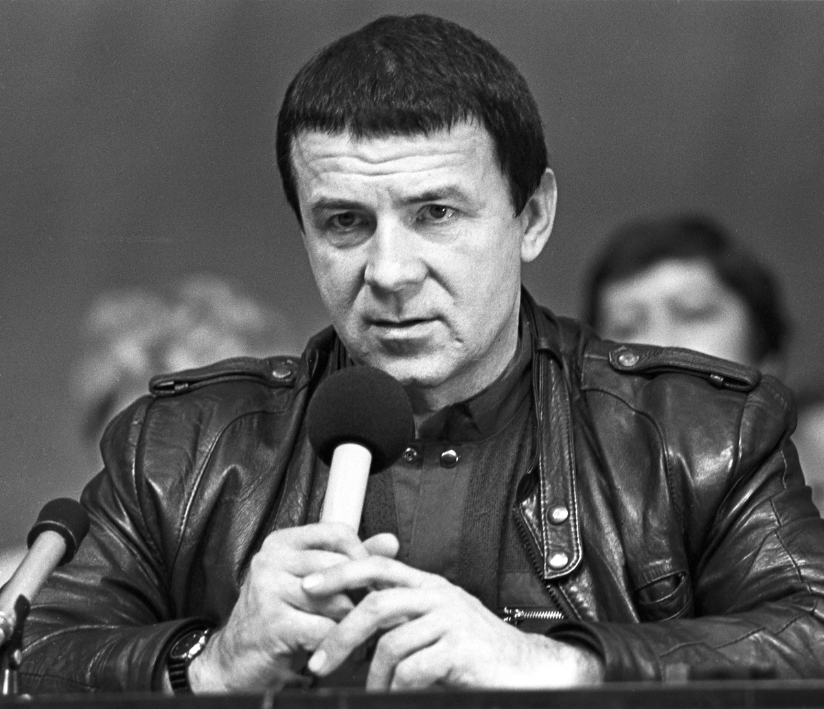 Кашпировский Анатолий Михайлович   источник Яндекс фото .