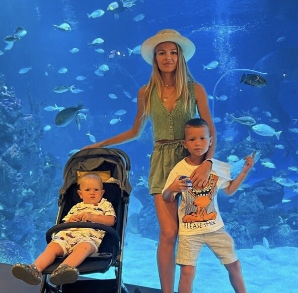 Юлия Ян с сыновьями Данилой и Константином. Фото соцсети