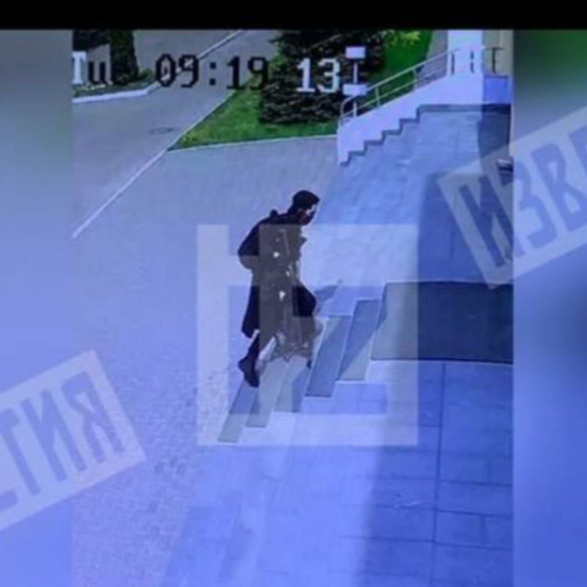 Одно из фото с указанием времени. В последствии все фото, видео с указанием времени исчезли из интернета. Как и фото Рамиля Мухамедшина, задержанного 11 мая 2021 г по подозрению в соучастии преступлению, но после нигде не упоминавшегося. 