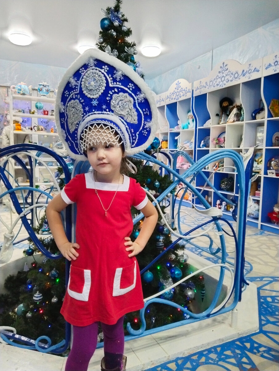 Вот кокошник... кокошник.. Почти как бант))