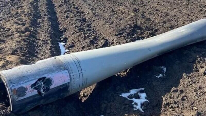     Молдавские пограничники обнаружили на приграничной с Украиной области обломки ракеты, предположительно выпущенной с территории России по Украине. Обломки были найдены в Бричанском районе, сообщили в МВД Молдавии.