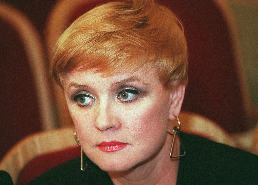 Сколько лет вере алентовой. Вера Алентова. Алентова, Вера Валентиновна. Вера Алентова фото. Вера Алентова 1998.