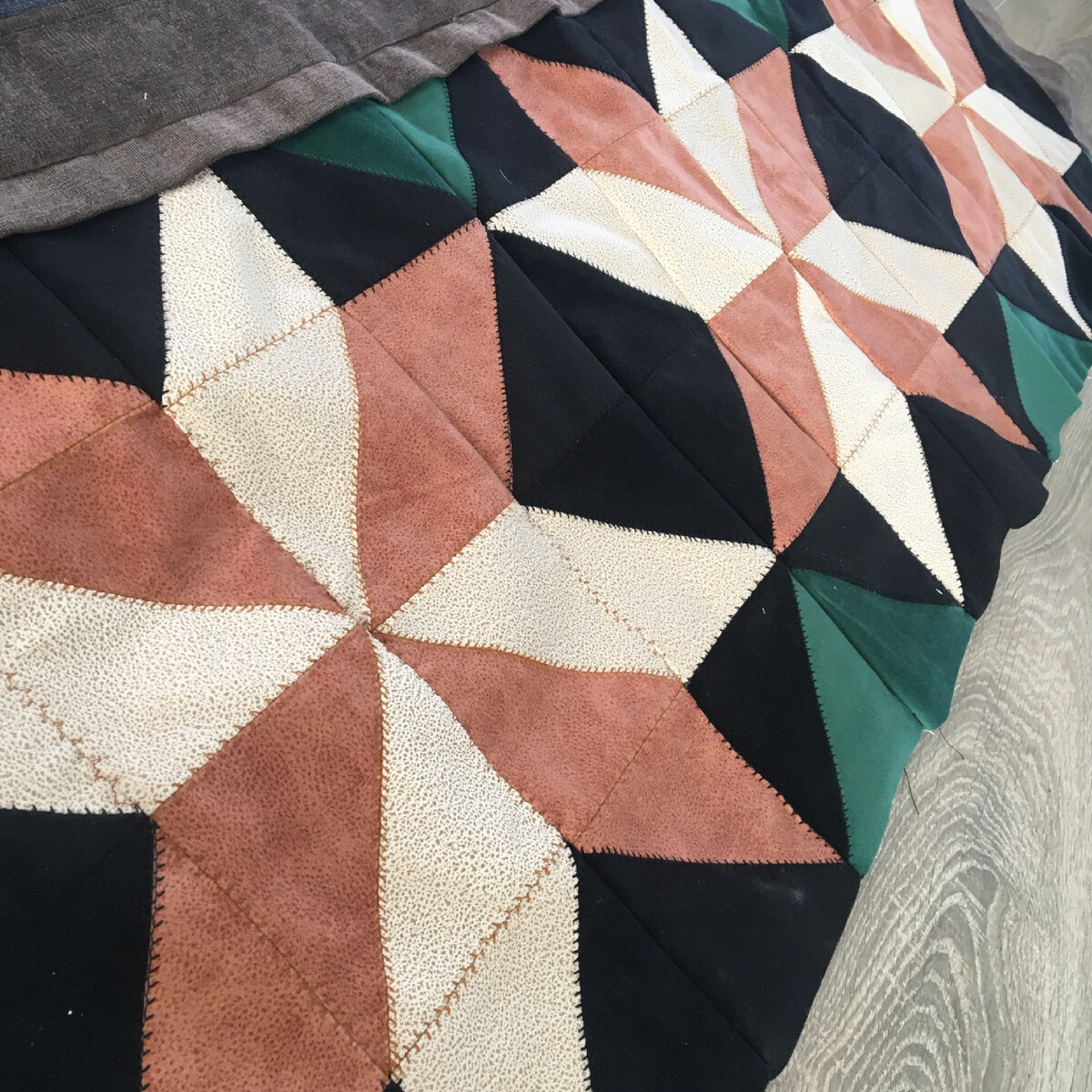 Поддержим завершение данного проекта лайками и комментариями. 