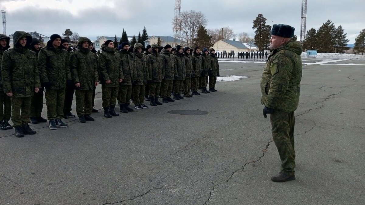 Военные сборы старшеклассников Челябинской области на базе танковой дивизии под Чебаркулём идут круглый год. Фото: пресс-служб министерства образования и науки региона.