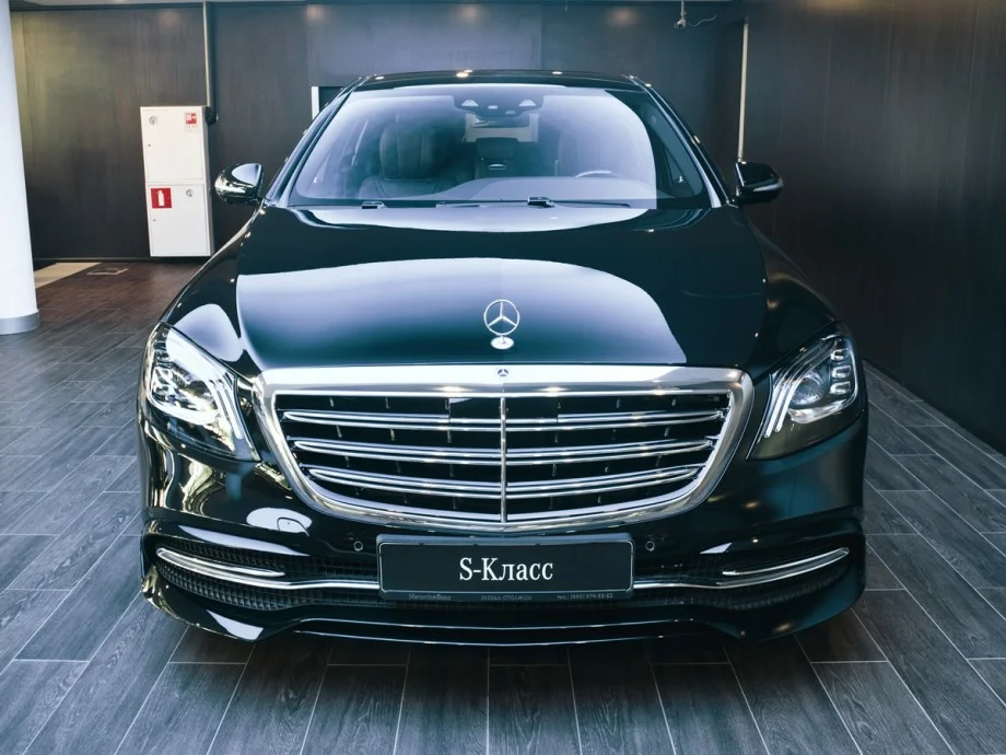 Mercedes W222 S-Class