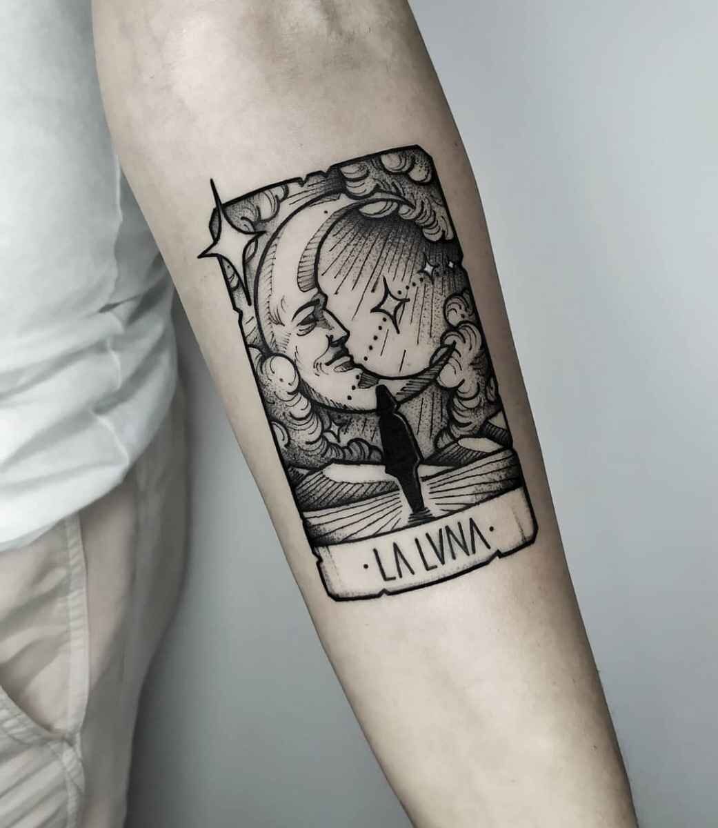 Аркан таро Луна. Взято с Яндекс Картинок