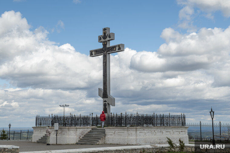    Вырученные средства с продажи брендированных товаров потратят на восстановление монастыря