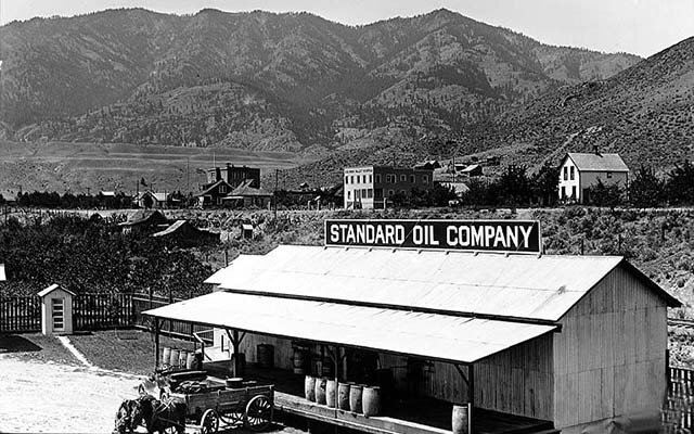 Первый нефтеперерабатывающий завод "Standard oil company" в Кливленде 1870 год.