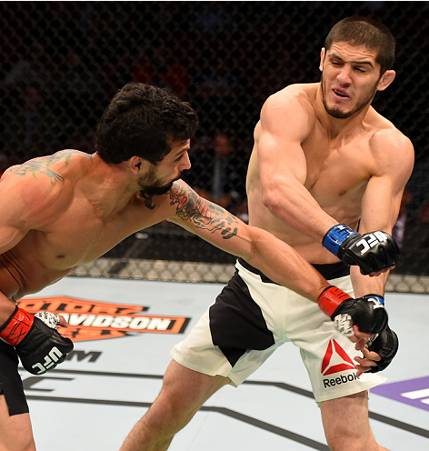 Фото с поединка Махачев vs Мартинс