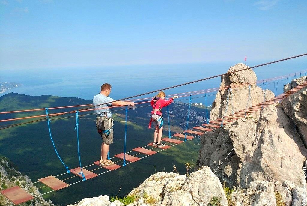 Гора АЙПЕТРИ В Крыму подвесной мост