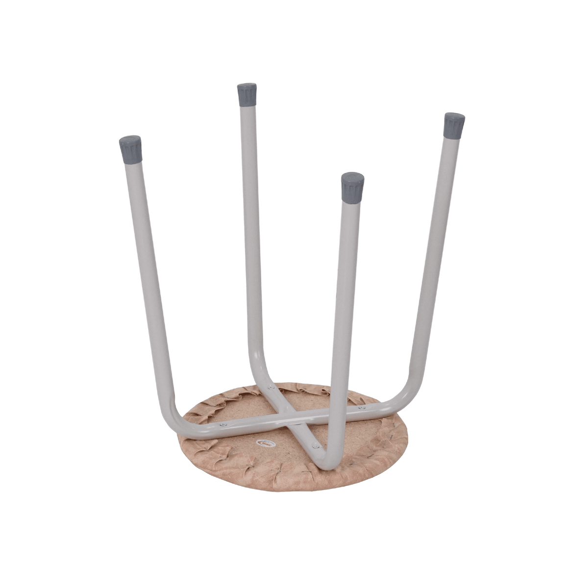 Перевернув табурет, обратите на места сварки и качество винтов 