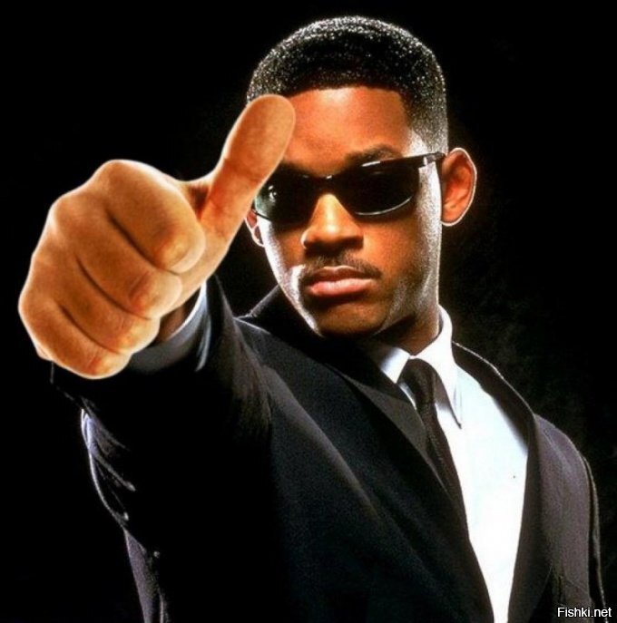 Источник фото: fishki.net. Парень ставит лайк.