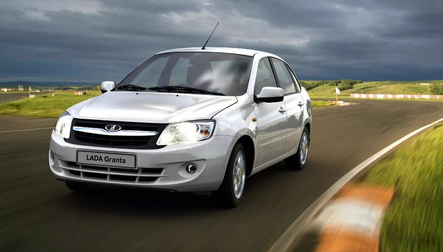 Lada Granta - автомобиль года 2017 в России