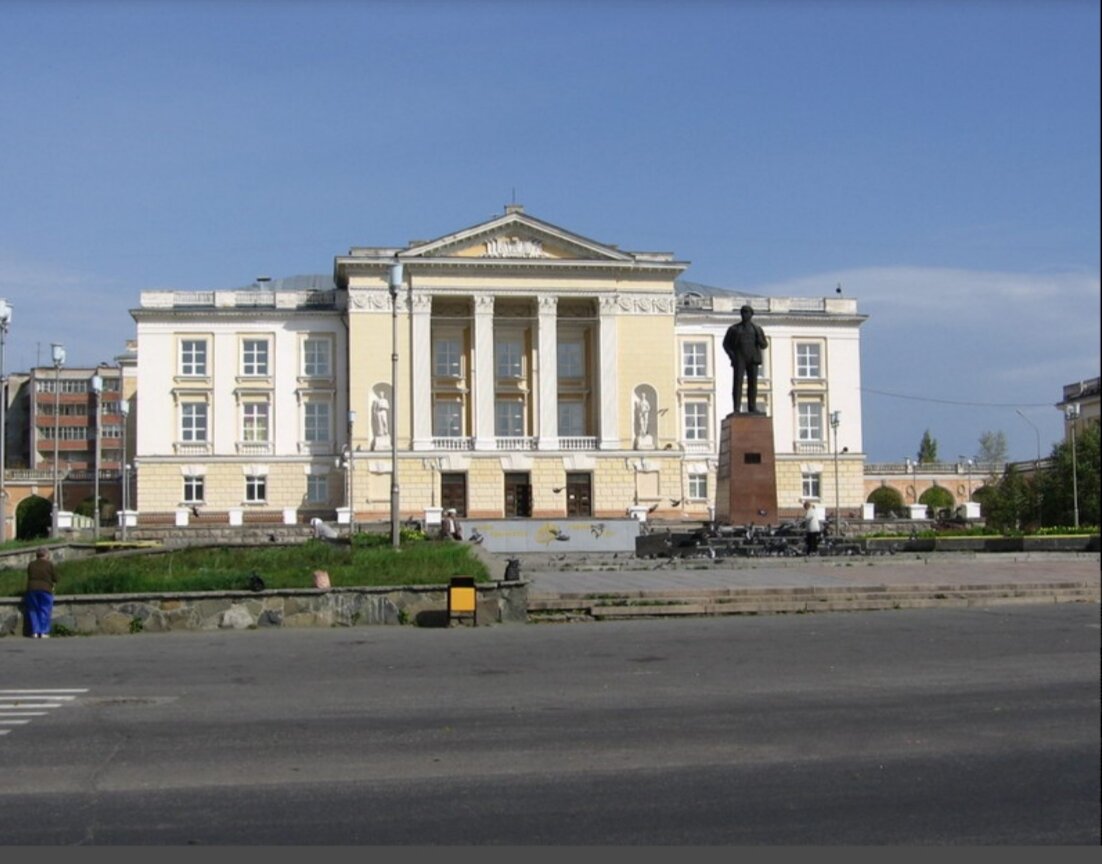 Банки города лесного. Город Лесной Свердловск-45 Свердловская область. ДК город Лесной. ДК Г Лесной Свердловская область. Дом культуры Лесной Свердловской области.