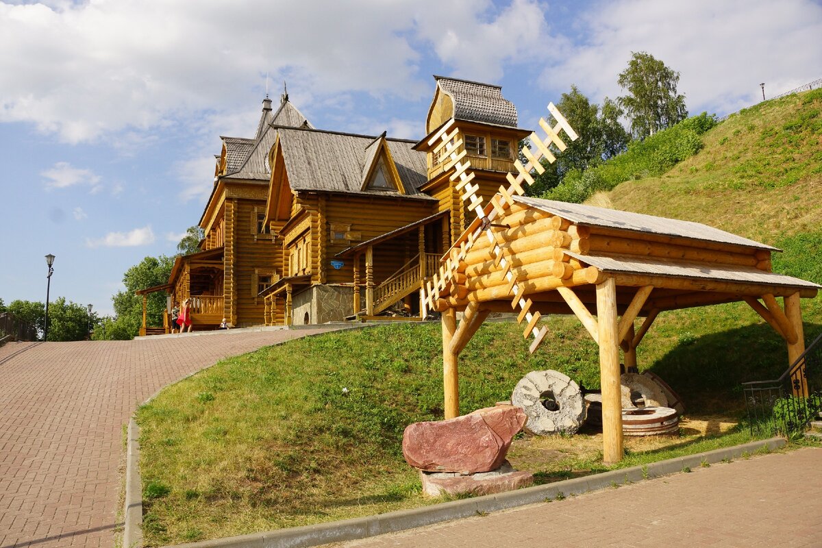 Калуга деревянная. Городец Кремль в Нижегородской области. Жутко интересная башня Городец. Такси Городец Нижний Новгород. Ночной Городец.