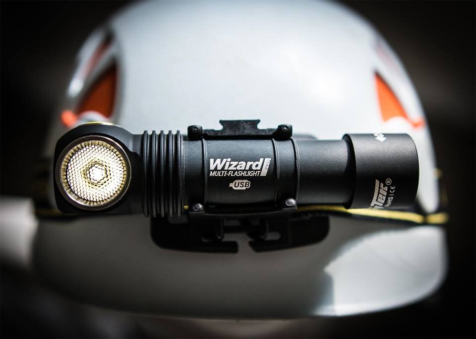 На фото фонарь от канадской компании Armytek Wizard Pro. 