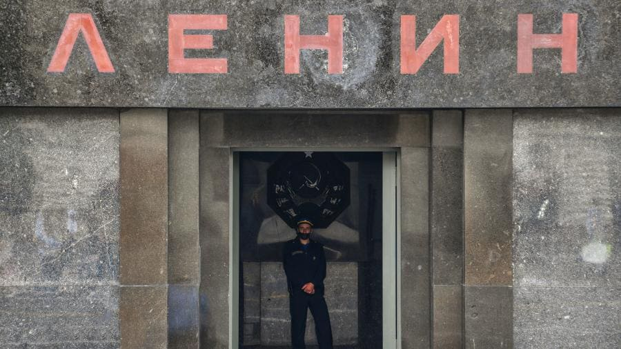 Ленин на мавзолее американский фильм фото
