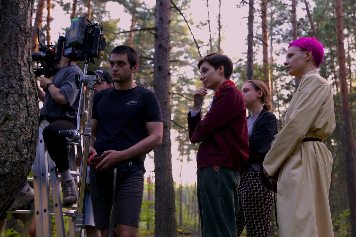 На съёмке клипа, я режиссирую