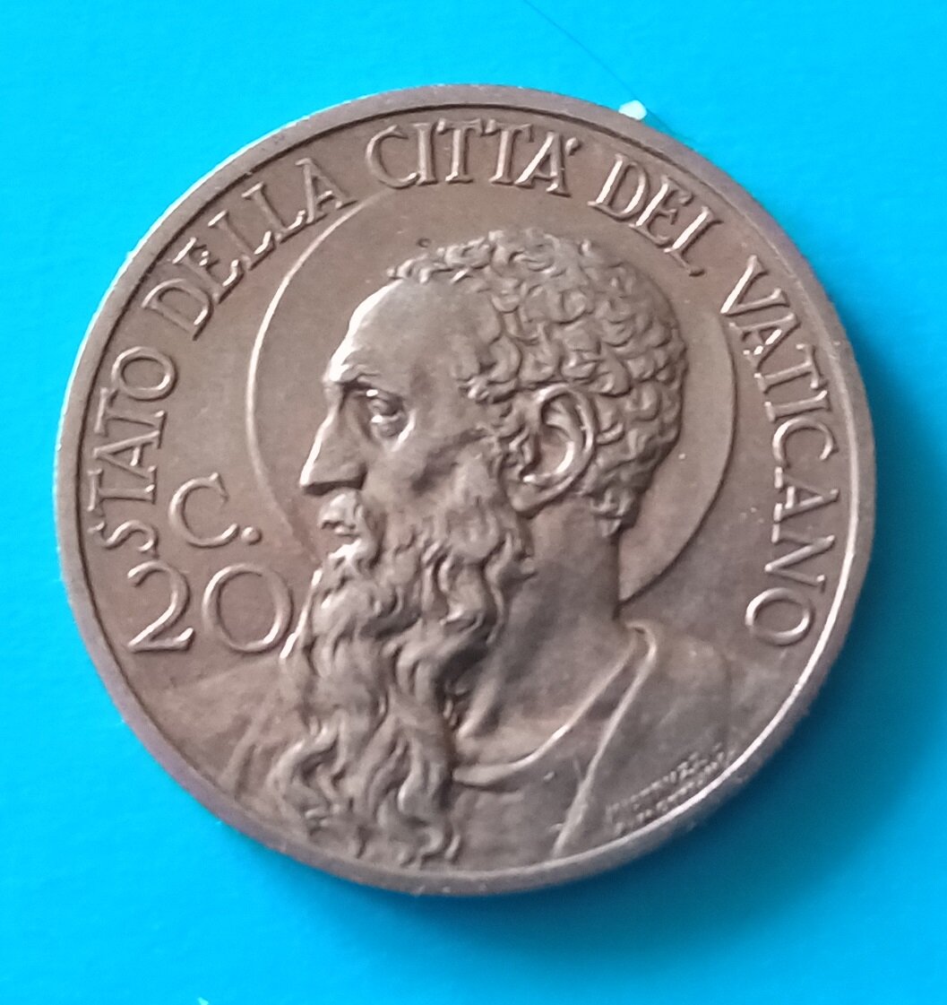 Монета первого периода Ватикана. На аверсе герб Папы Пия XI.