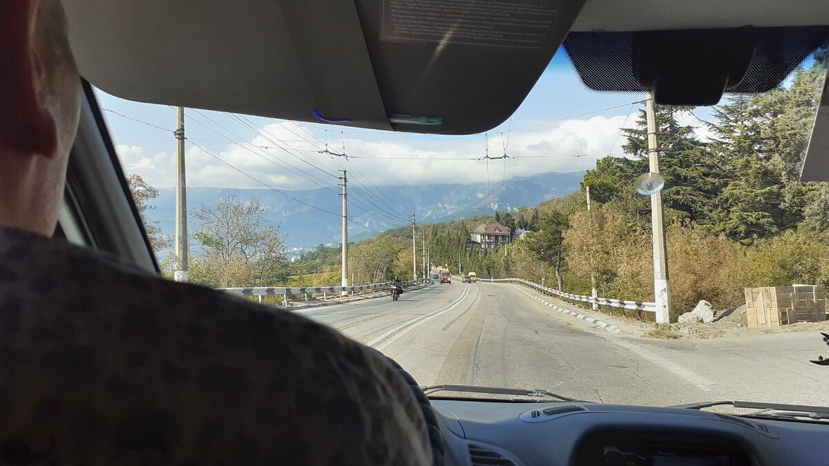 Костюм с отливом мы не пошили, но в Ялту все равно едем! 👌🏽