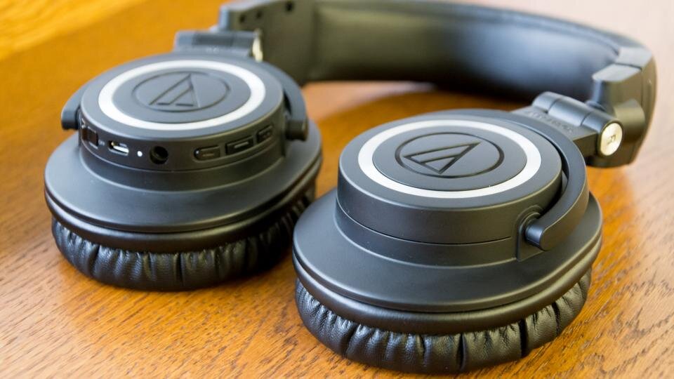  Наушники Audio Technica ATH-M50XBT способны проработать 40 часов без подзарядки