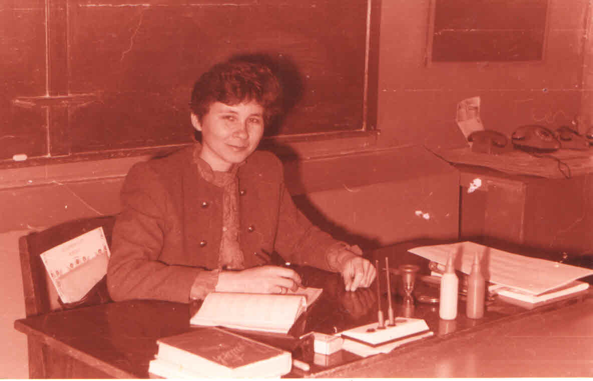 село Кушнаренково, на  школьной практике. 1979 г.