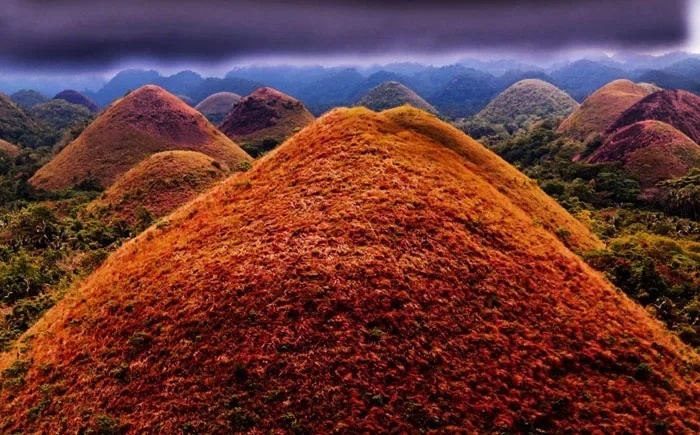 Шоколадные холмы из настоящего шоколада.