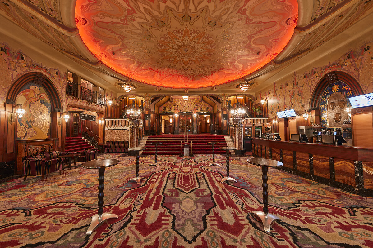 Фойе театра Pathé Tuschinski / Фото: pathe.nl