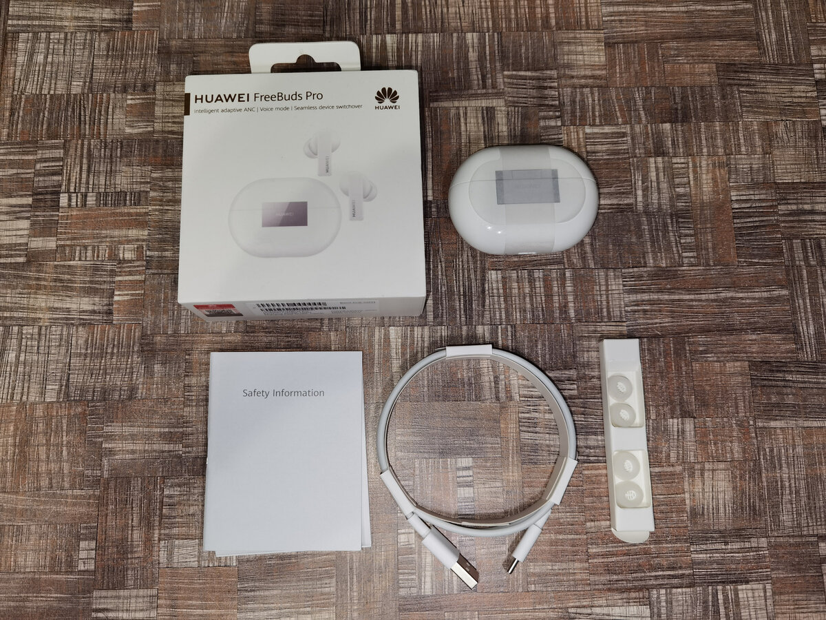 Комплектация наушников Huawei FreeBuds Pro
