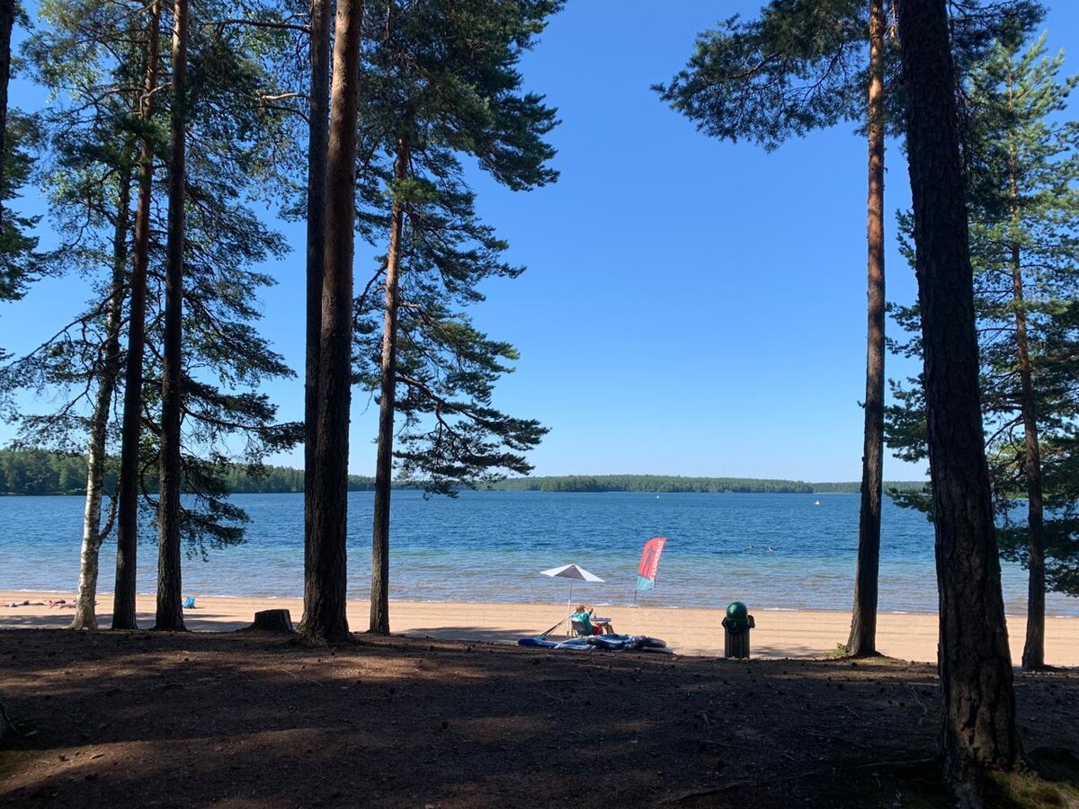 Особенное удовольствие жить рядом с Финским заливом.