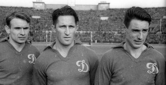 Сергей Соловьев в центре. Источник фото.