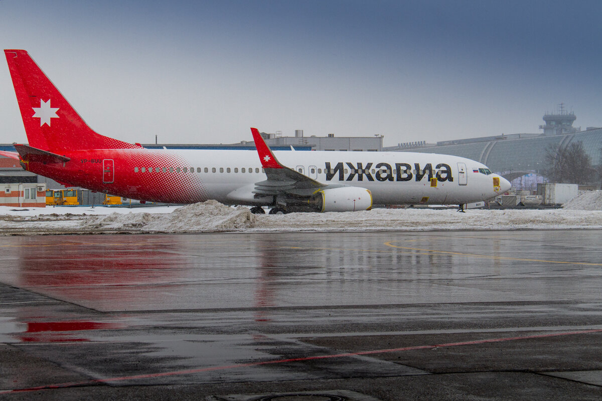 пока не растаможен даже "зачехлены" некоторые части самолета и даже движки, чтоб ни ни контрабанда ))