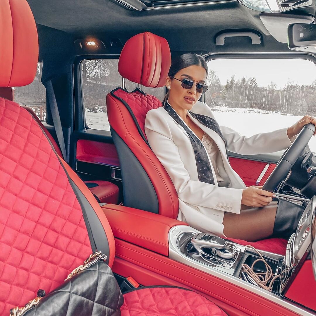 Женщины за рулем - на каких машинах ездят звезды шоу бизнеса