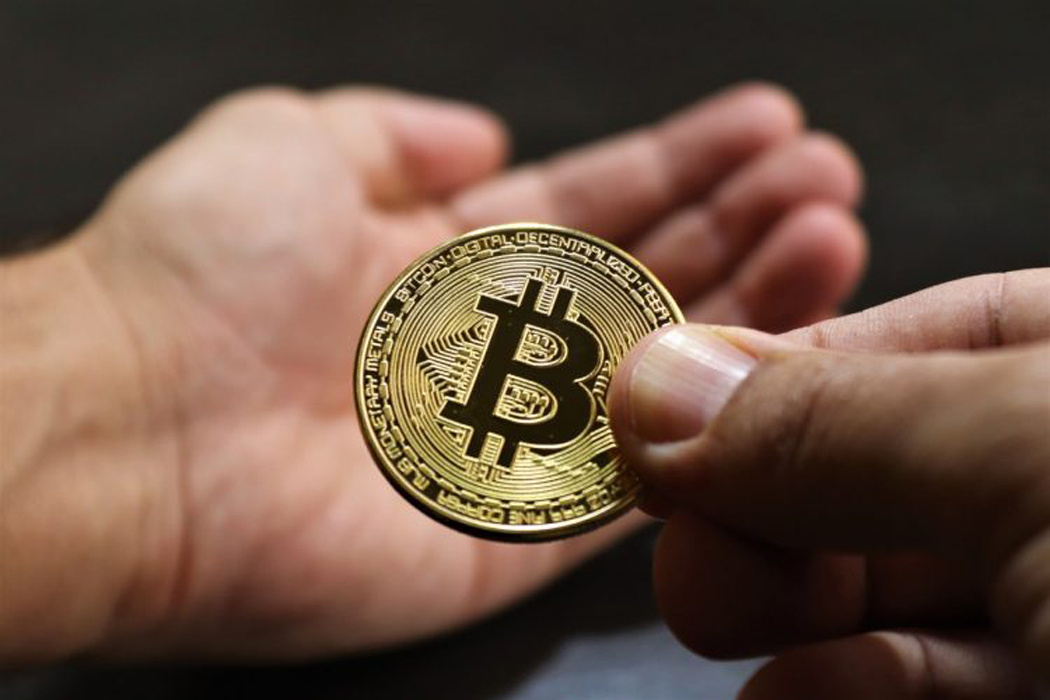 Говоря о биткоине, сегодня это наиболее распространенная в мире криптовалюта.  Фото https://clck.ru/UCevk