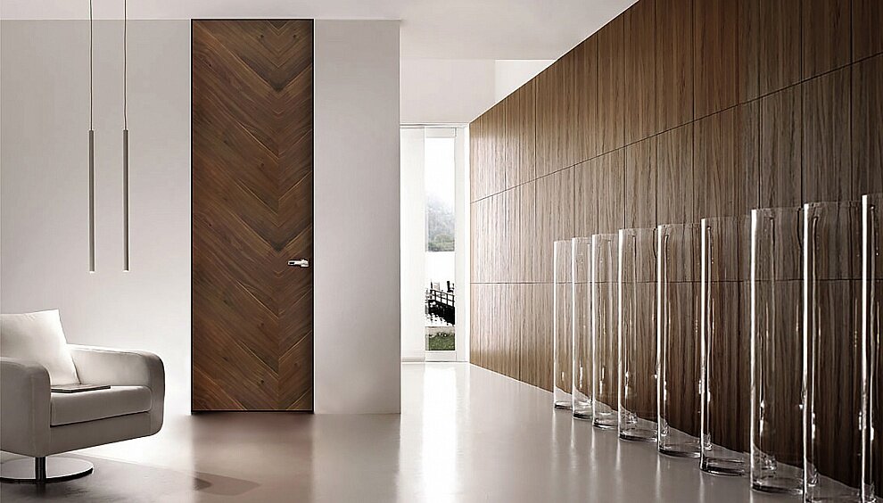 высокая дверь