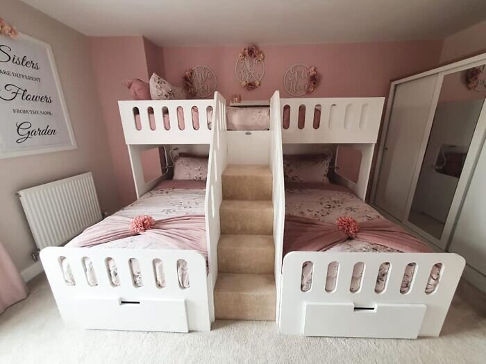 Детская трехместная кровать для любимых детей