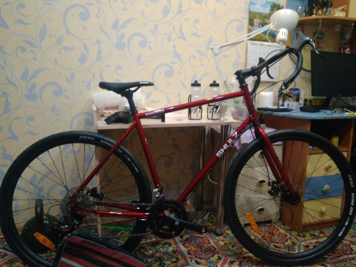 это первый вариант сборки впопыхах, поэтому руль торчит именно так(не осуждайте)