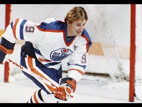 Это - Гретцки. Фото принадлежит эдмонстким нефтянникам. Взято с сайта  nhl.com