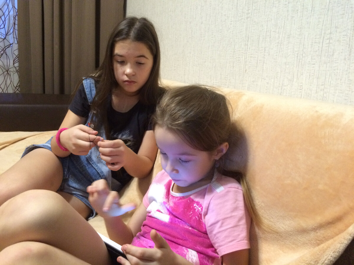 Алина с Милой