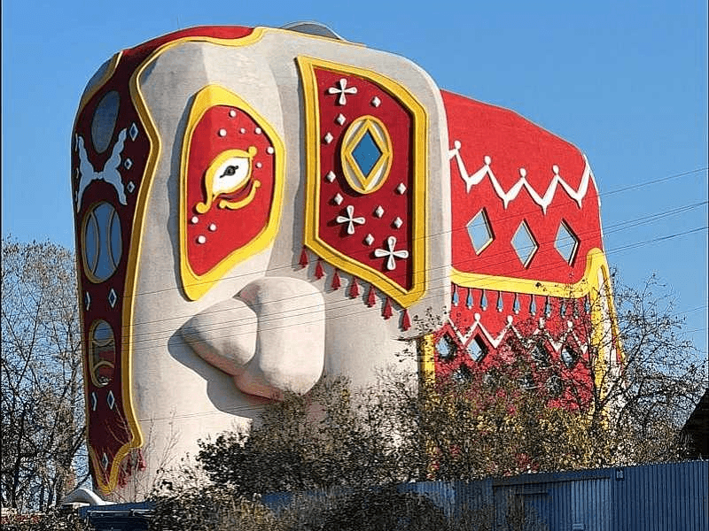 Дом слон в москве