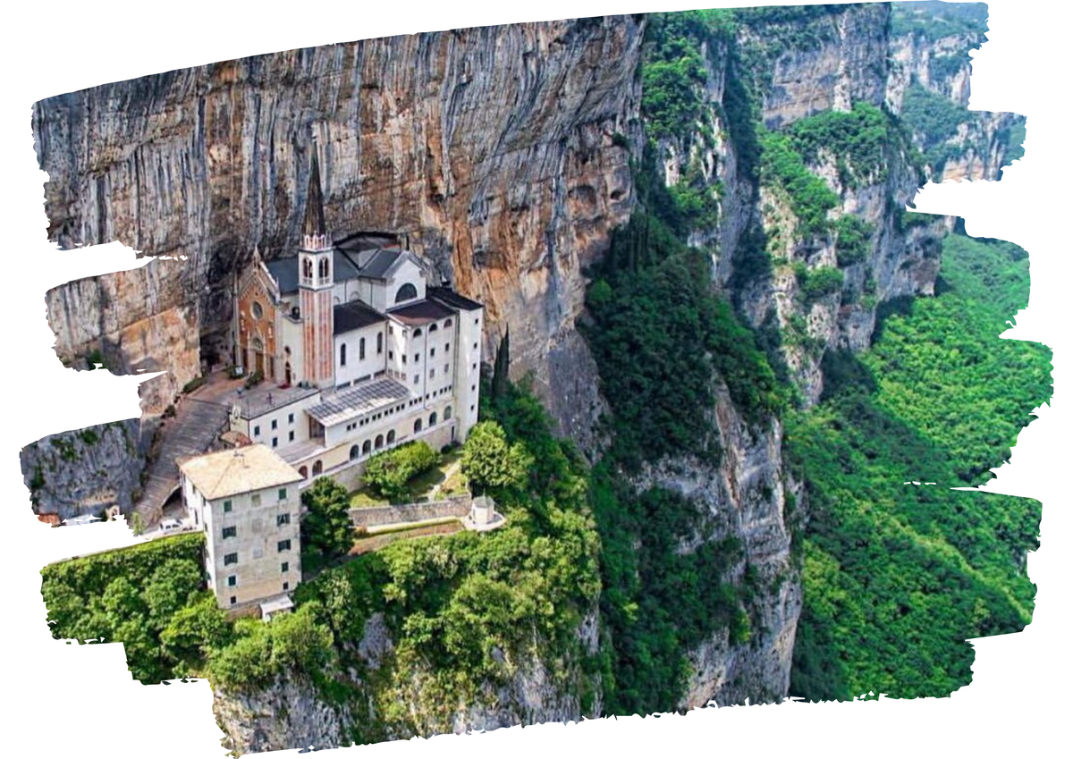 Храм в скале, Madonna Della Corona, Италия | Дом с принтом | Дзен